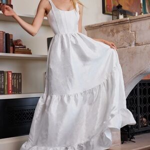 V Chapman Dress - Size 2 - Never Been Worn!